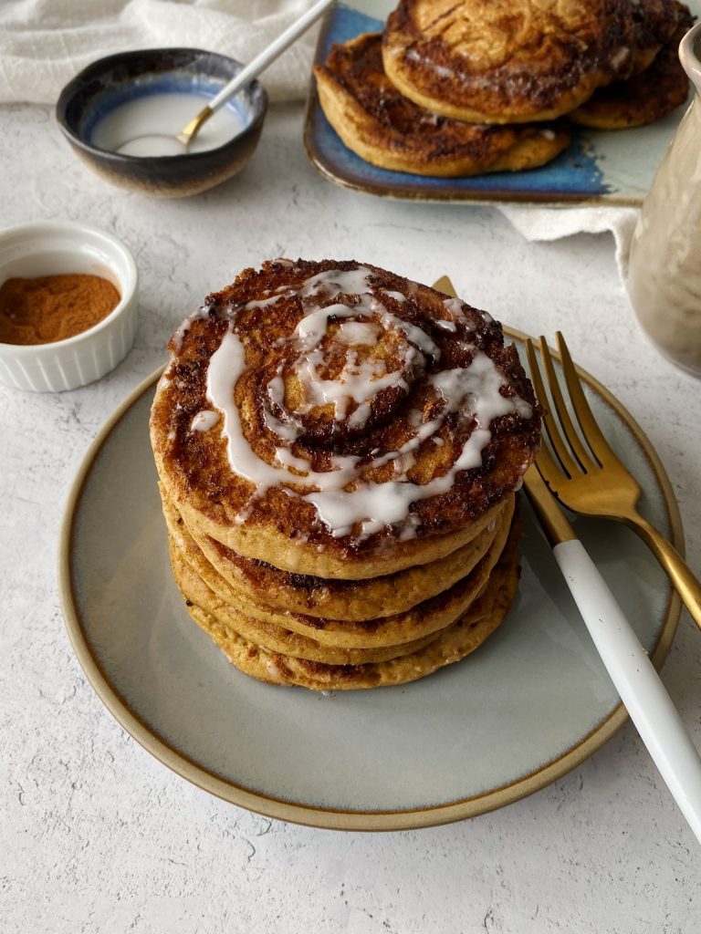 cinnamon roll pancakes