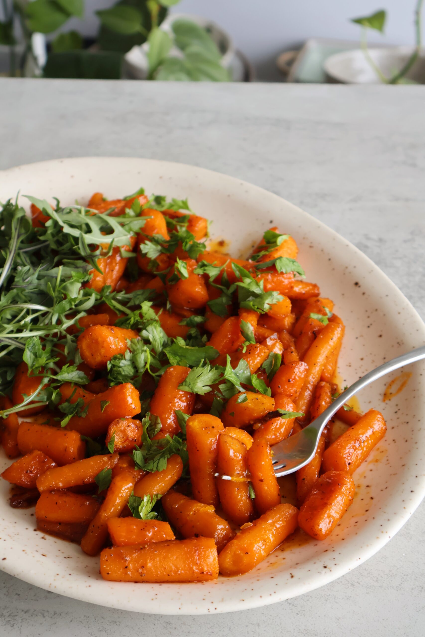 honey sriracha roasted carrots