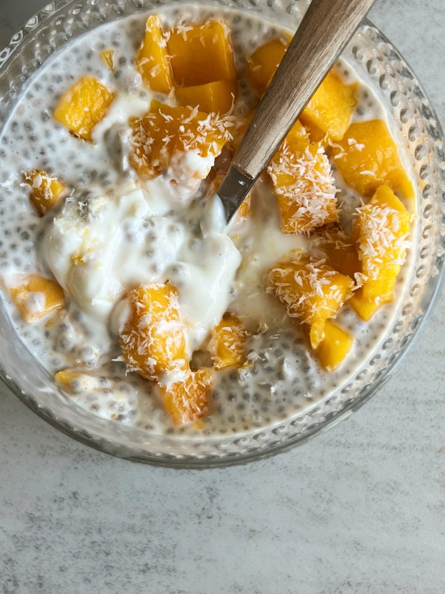 Coconut mango chia pudding - another healthy recipe by Familicious