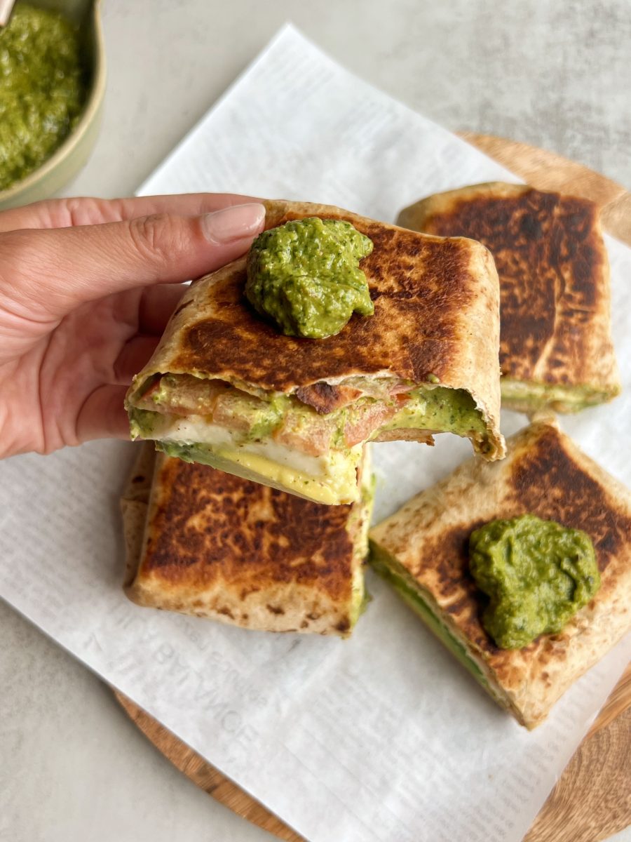 pesto mozzarella wraps
