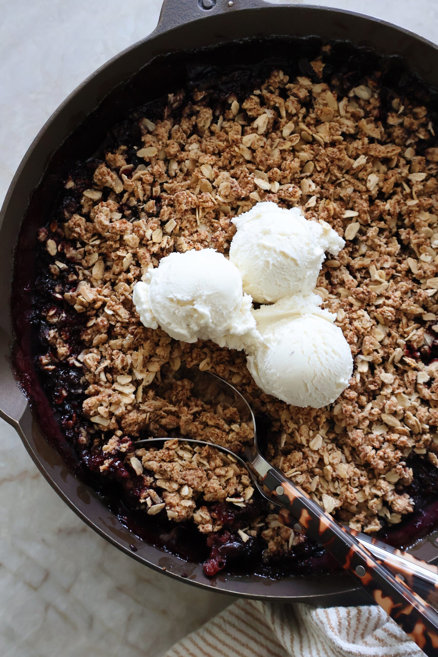 cherry berry crumble